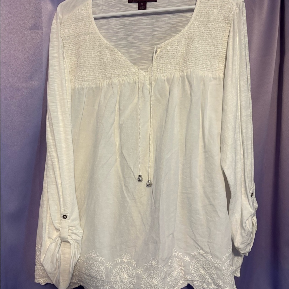Gloria Vanderbilt Ivory Embroidered Blouse